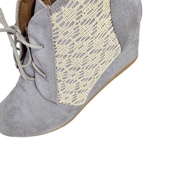 Maurice’s Gray Overlay lace  Wedge Heels - Picture 3 of 8